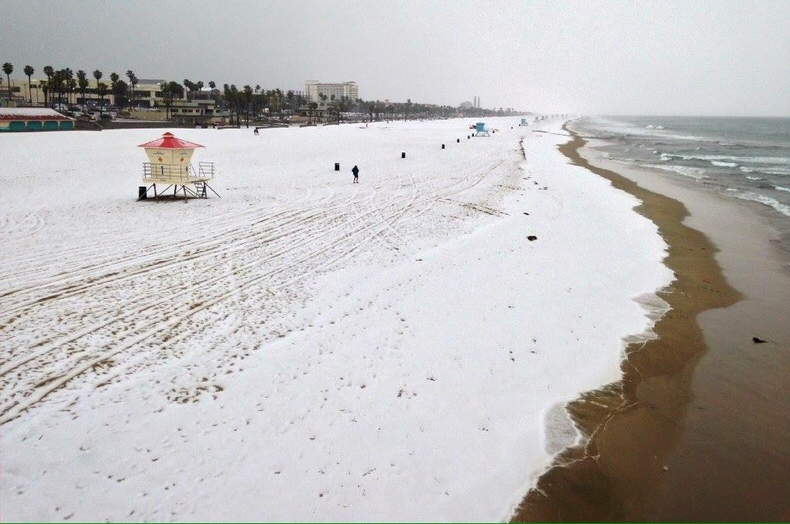 Cold weather: Snow on the beach, plus waterspouts near Los Angeles | Climatism